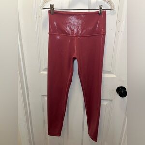 NWOT Ellie “Wet Look” Leggings in Pink - Sz Medium